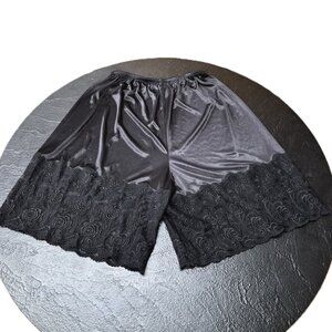 VTG Black Lace Tap Pants Wide Rose Lace Nylon Lingerie Shorts Pettipants Gothic